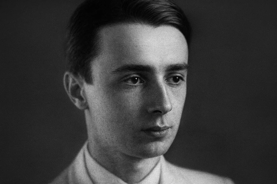 A morte chegou antes dos 27. Aos 25 já tinha escrito mais de 200 canções. Virou lenda