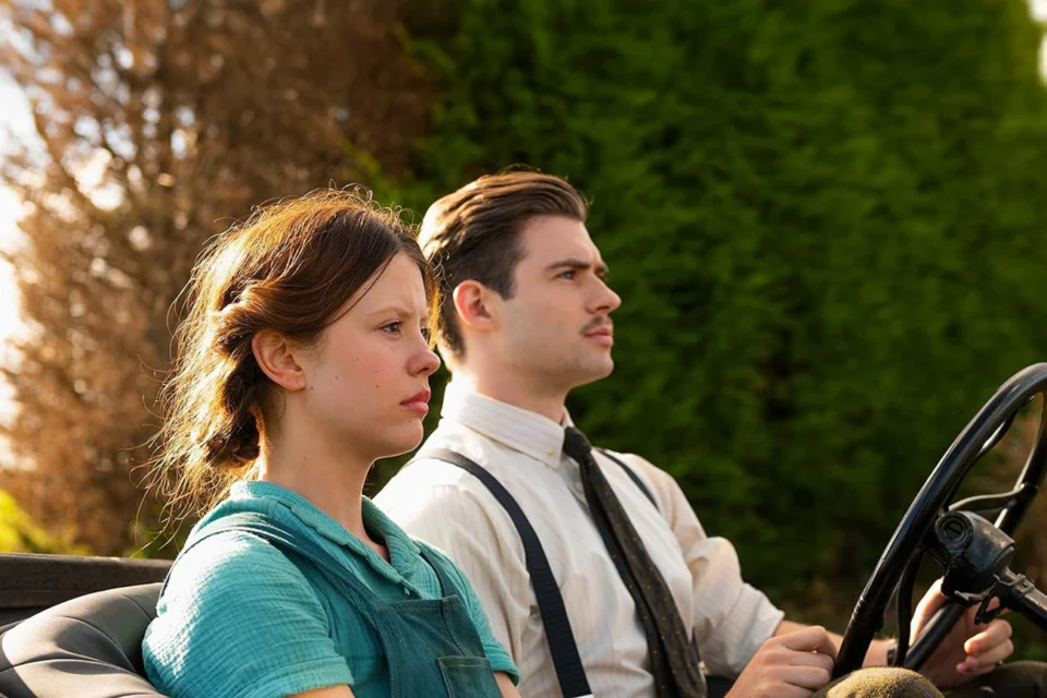 Tanto assustador quanto fascinante, suspense com Mia Goth é um diamante escondido na Netflix