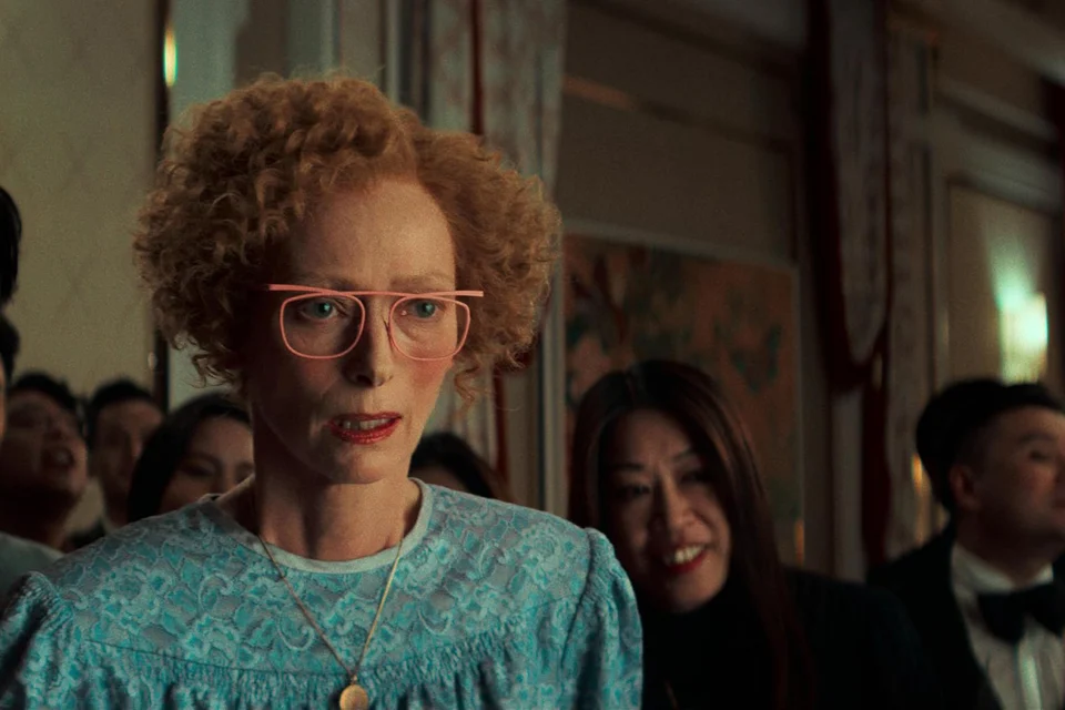 Chegou à Netflix e você precisa assistir: um dos filmes mais aguardados de 2025, com Colin Farrell e Tilda Swinton