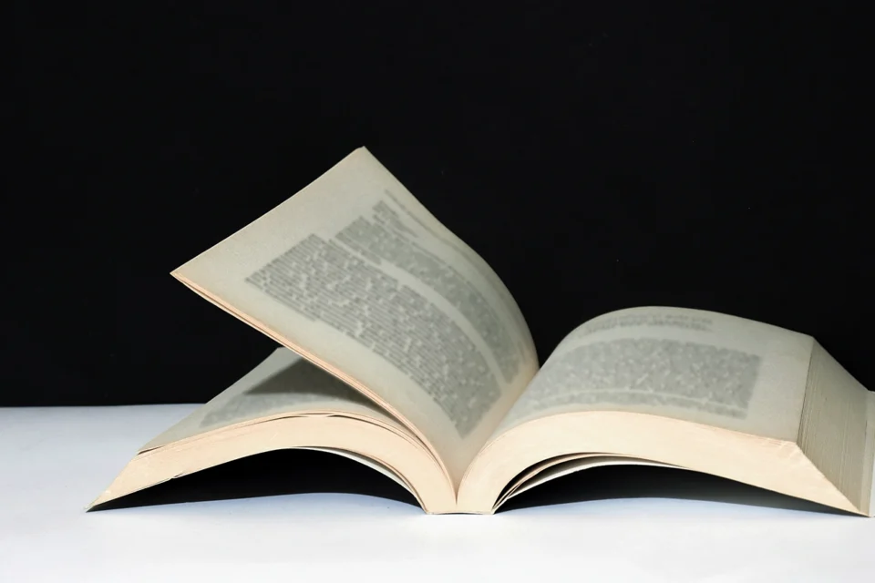 Entre páginas e pólvora: o Brasil literário dos anos 1930