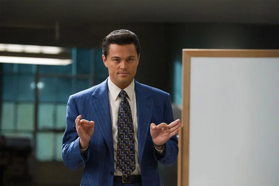 O capitalismo em sua forma mais pura: a comédia de Scorsese que expõe o império do excesso, no Prime Video