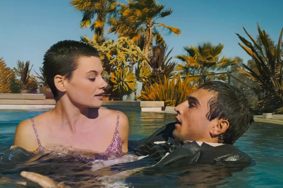 Você vai assistir com um sorriso no rosto: romance de ação de Luc Besson acaba de chegar ao Prime Video