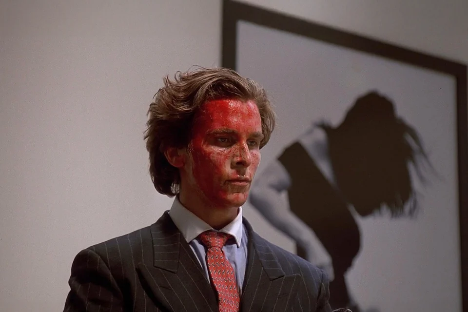 A elegância que apodrece: Christian Bale vive o retrato mais frio e fascinante da ambição moderna, agora na Netflix