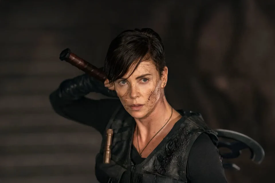 Charlize Theron e Uma Thurman estrelam um dos filmes mais assistidos de 2025 e talvez você ainda não tenha visto