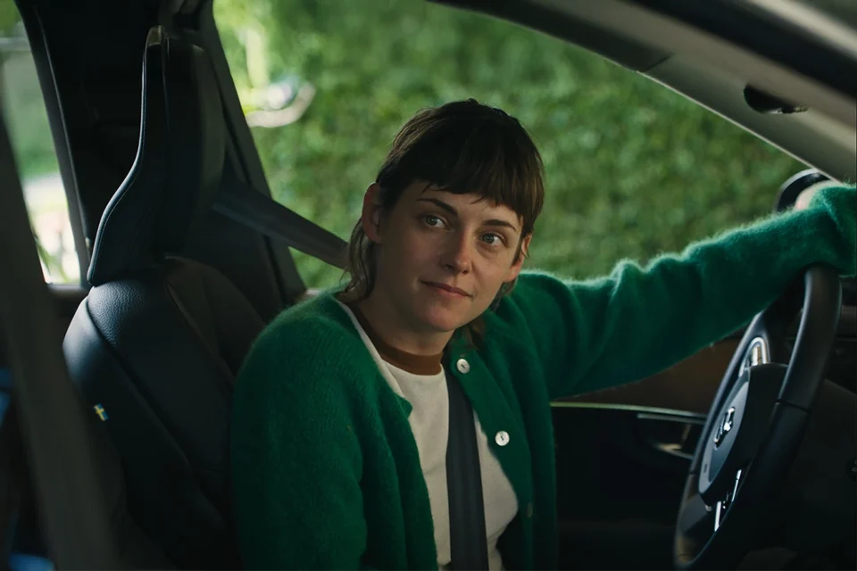 Comédia dramática com Michael Cera e Kristen Stewart no Prime Video é lembrete de que nenhum adulto sabe exatamente o que está fazendo