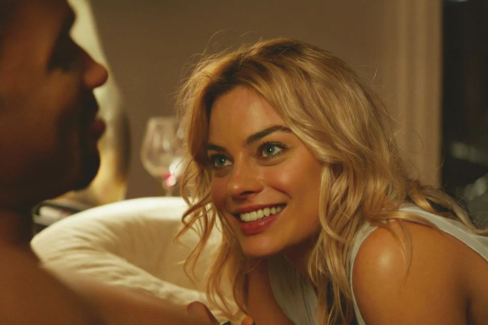 Crime, romance e risadas: Margot Robbie no golpe mais charmoso que acaba de chegar à Netflix