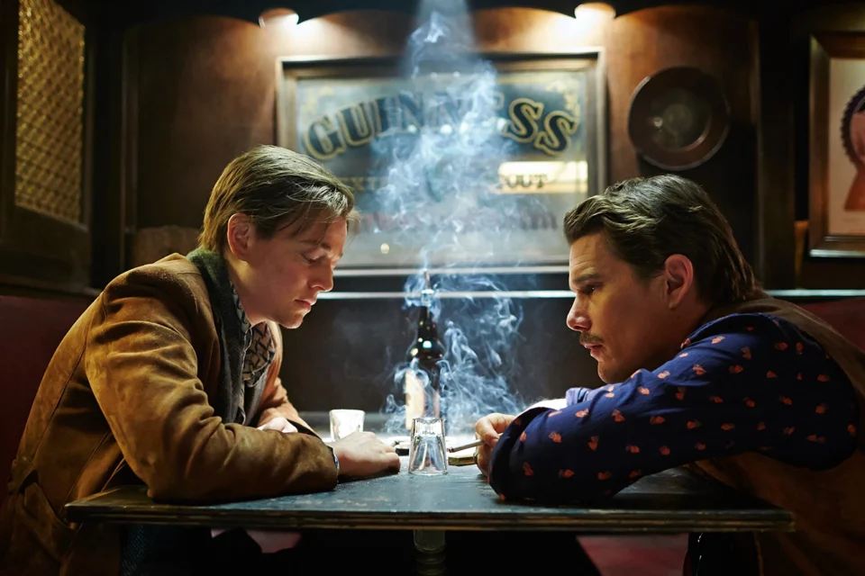 Ethan Hawke em um mistério que conversa com o espírito de Agatha Christie na Netflix