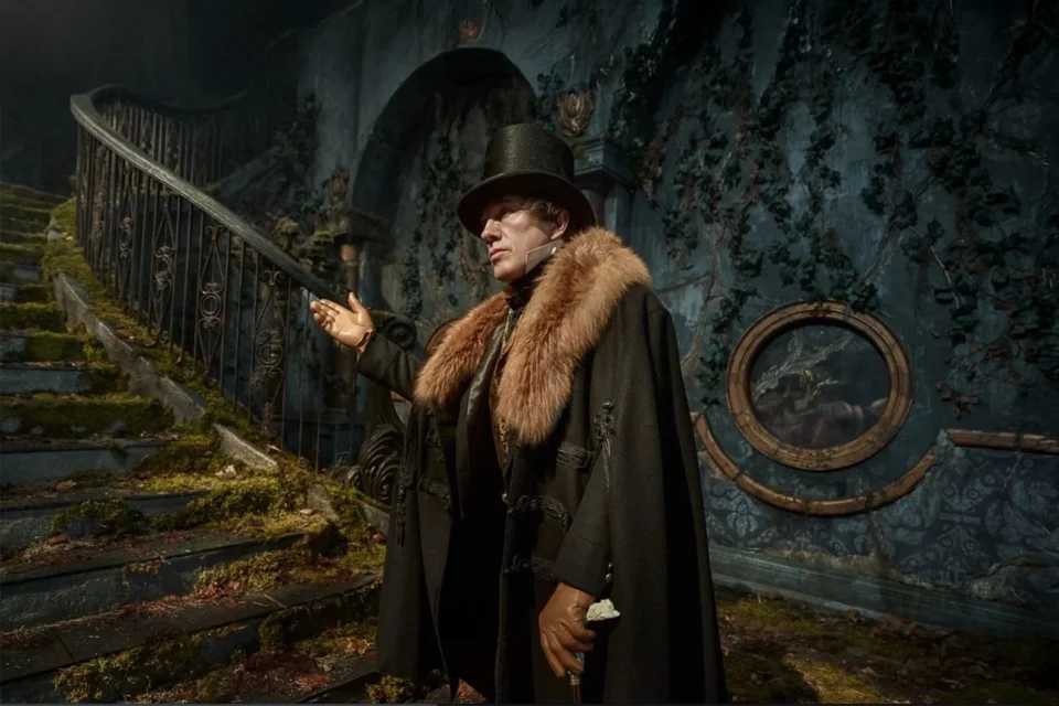 Guillermo del Toro reinventa clássico do terror gótico e entrega uma das experiências mais belas do cinema recente, na Netflix