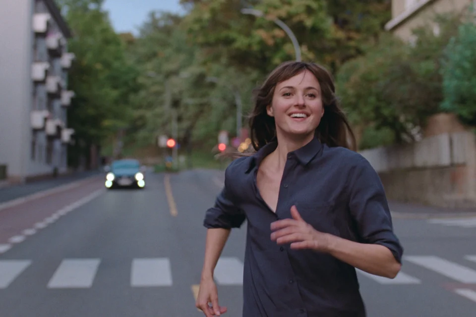 Indicado a 2 Oscars, um tesouro europeu que transforma romance em dilema existencial — no Prime Video