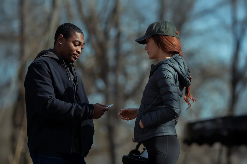 Sangue frio, balas quentes: Samuel L. Jackson e Michael Keaton dominam a Netflix