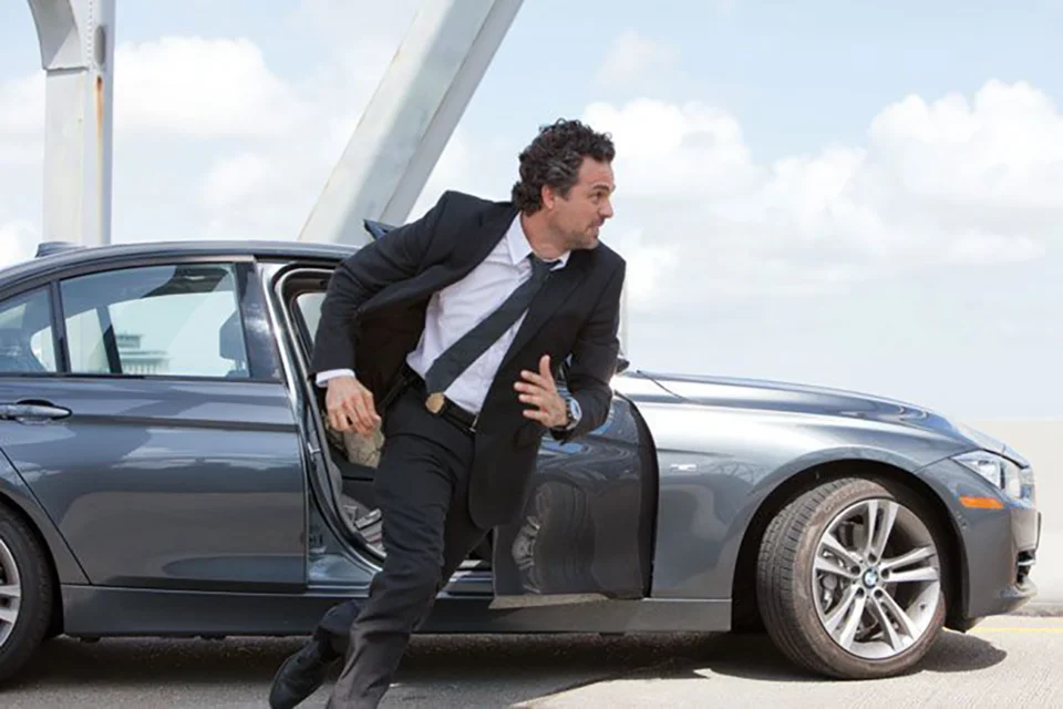 Suspense com elenco estelar: Morgan Freeman, Woody Harrelson e Mark Ruffalo garantem puro entretenimento no Prime Video