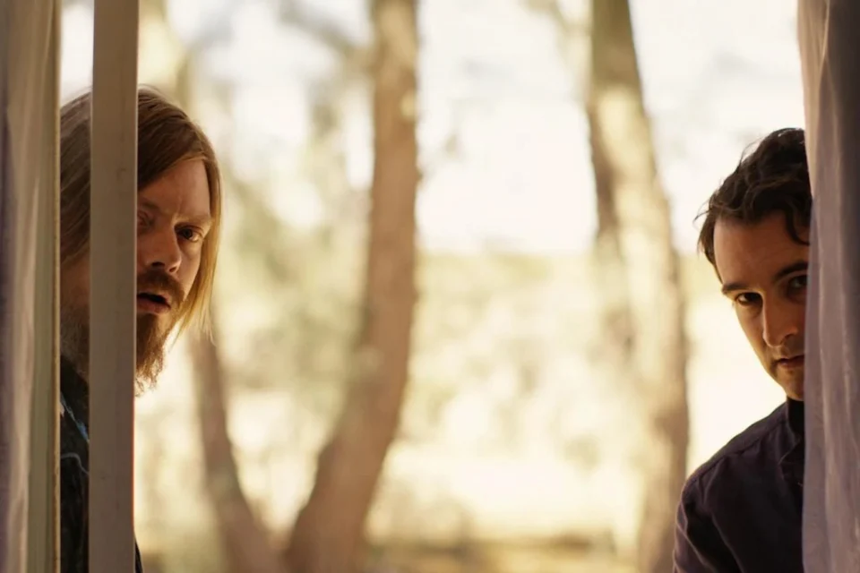 Veja como este filme na Netflix desmonta certezas e cria uma tensão difícil de esquecer