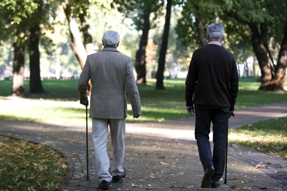 A vida imita a arte. Eu imito Ernest Hemingway