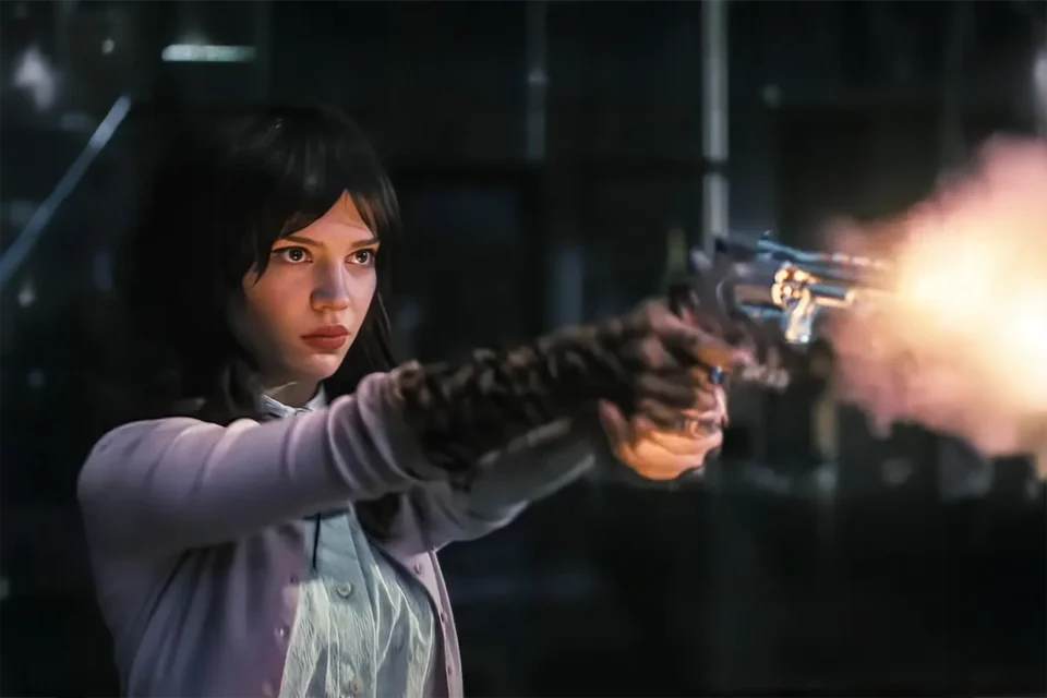 Acompanhante Perfeita aposta na violência para falar de relações programadas e controle emocional — na HBO Max