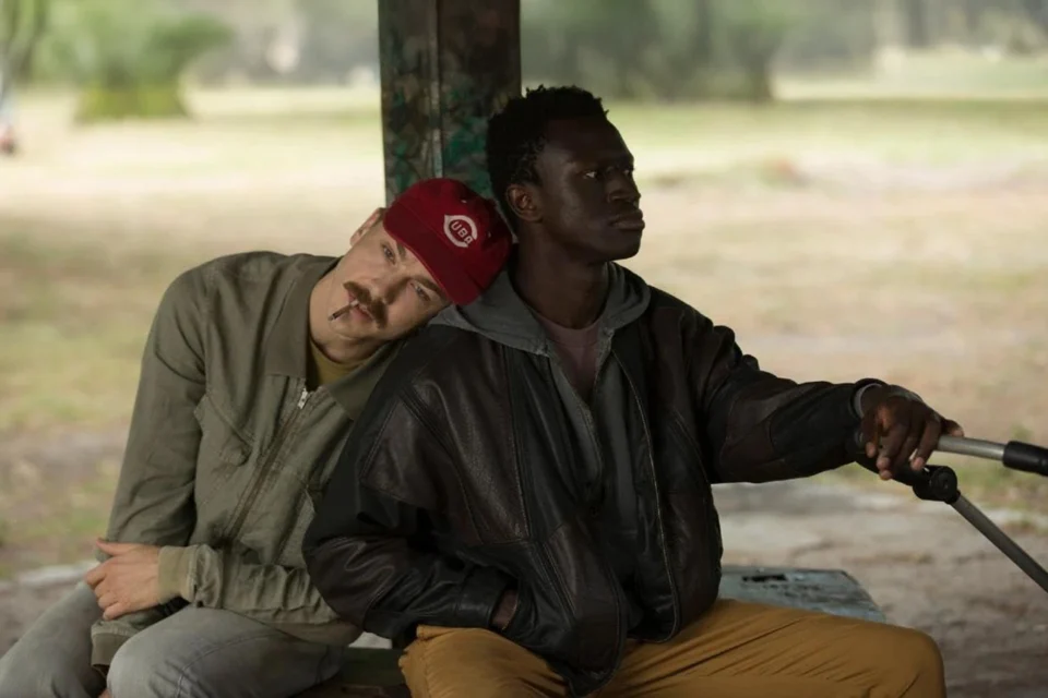 Adaptação de um dos maiores romances do século 20 chegou ao Prime Video e resgata um clássico do cinema europeu