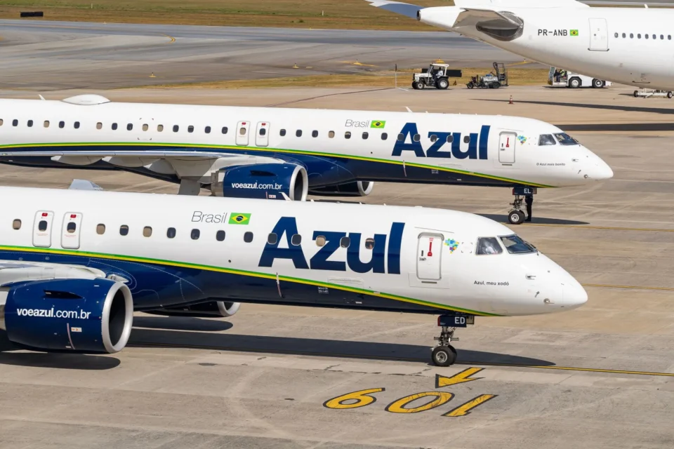 Embraer e Azul reduzem encomenda de E195-E2 de 51 para 25 aeronaves