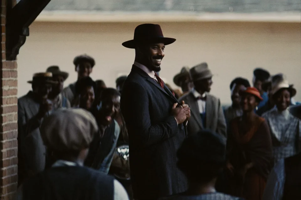 Indicado a 7 categorias no Globo de Ouro 2026, terror de ação na HBO Max virou obsessão entre os fãs