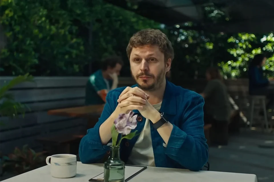 Michael Cera e Kristen Stewart estrelam comédia leve no Prime Video que não muda sua vida, mas melhora sua tarde