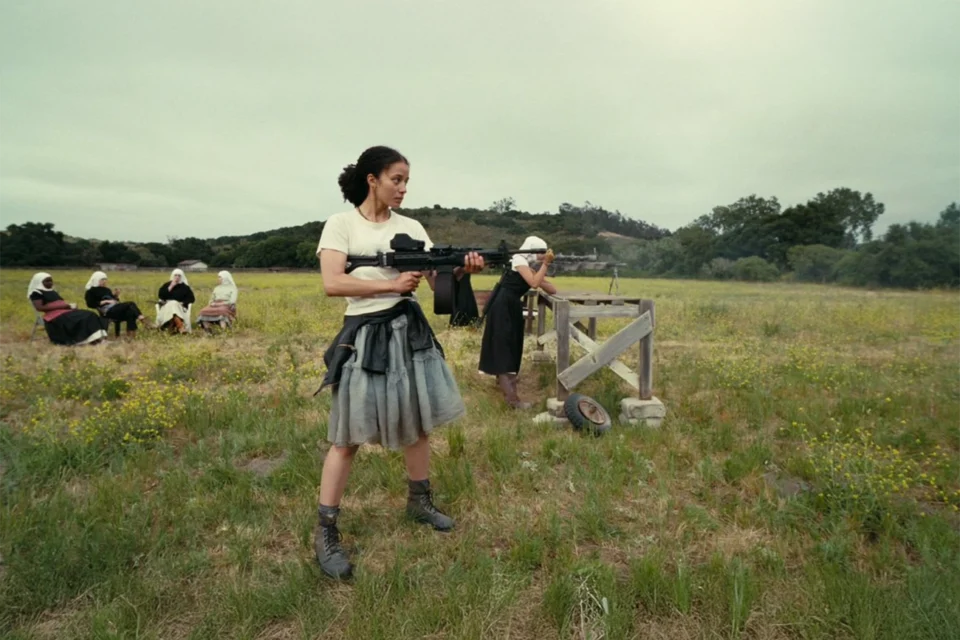 Na HBO Max: Uma Batalha Após a Outra expõe o esgotamento da revolução e o preço íntimo da radicalização