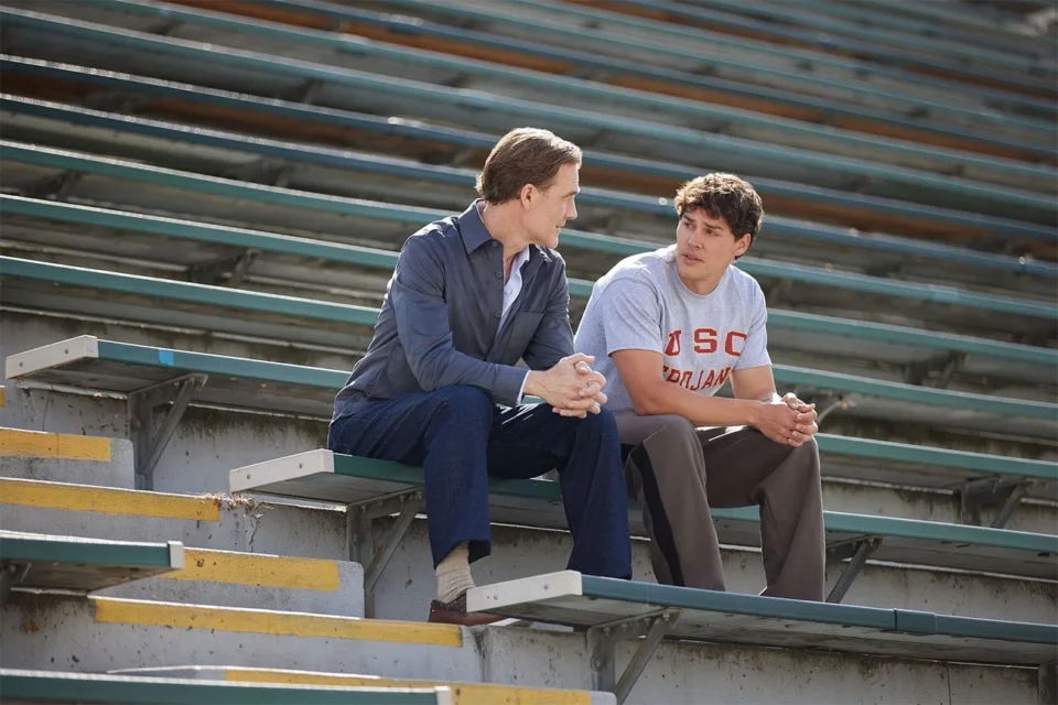 Queridinho do TikTok, “Outro Amor Fora do Tempo” chega no Prime Video sem a angústia que o gênero pede