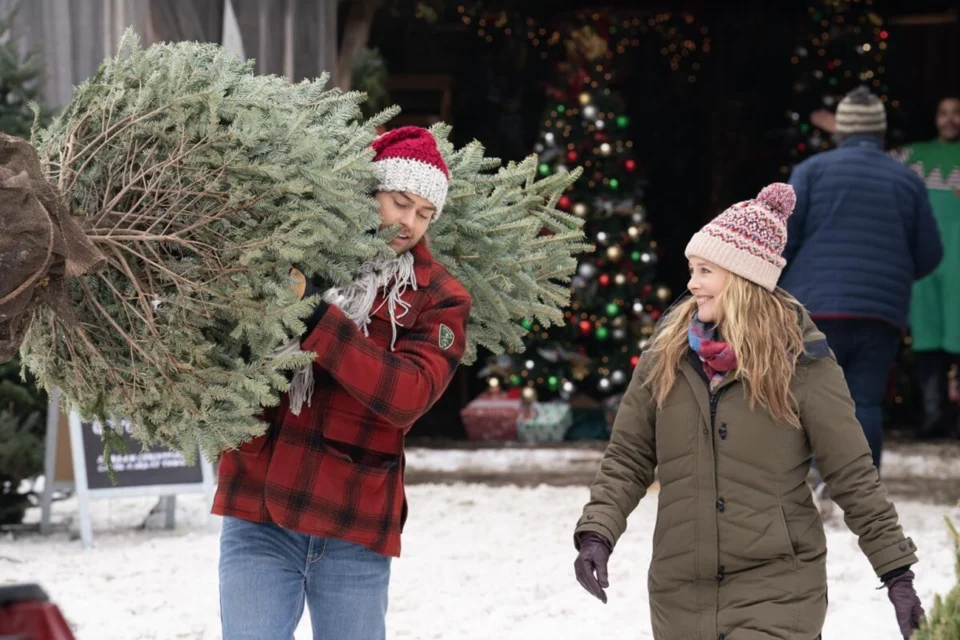 Reencontros forçados e afeto em curto-circuito: a comédia natalina com Alicia Silverstone e Melissa Joan Hart, na Netflix