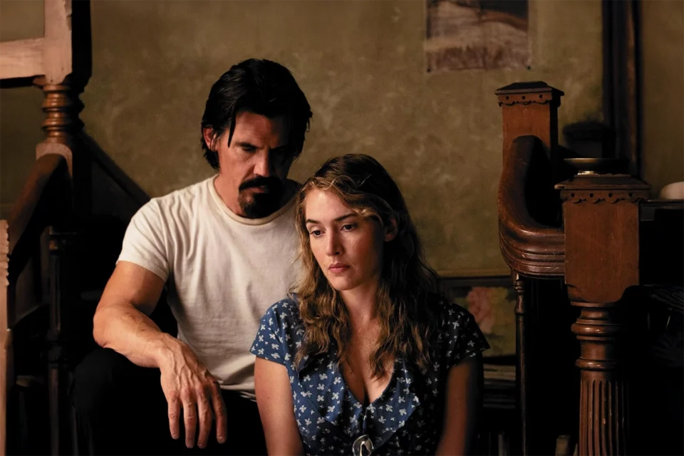 Romance com Kate Winslet e Josh Brolin na Netflix mostra que o amor floresce até mesmo no deserto emocional