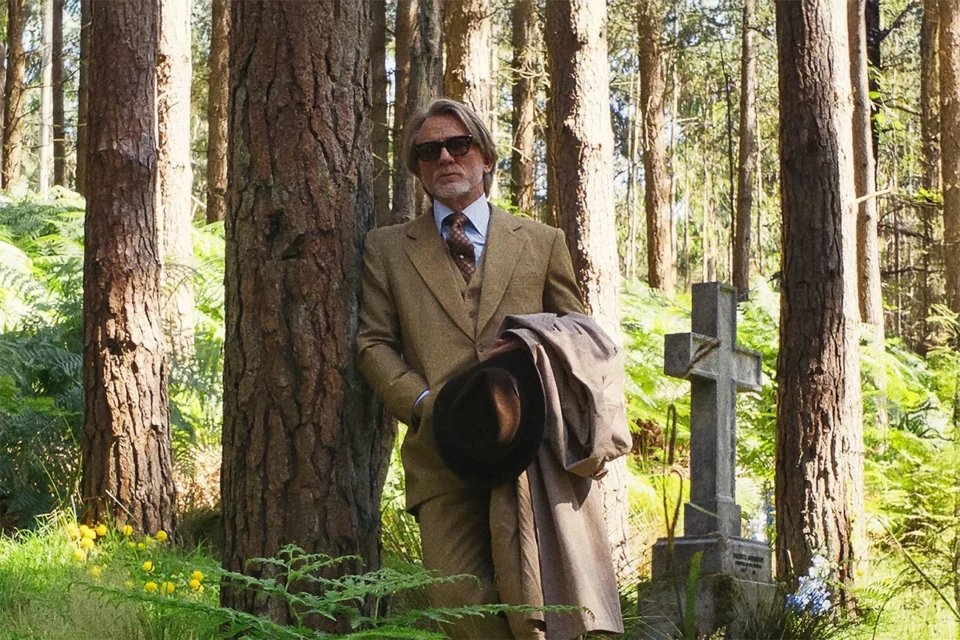 Se você pensava que ele ia falhar, errou feio: Rian Johnson entrega o melhor filme da franquia Knives Out na Netflix