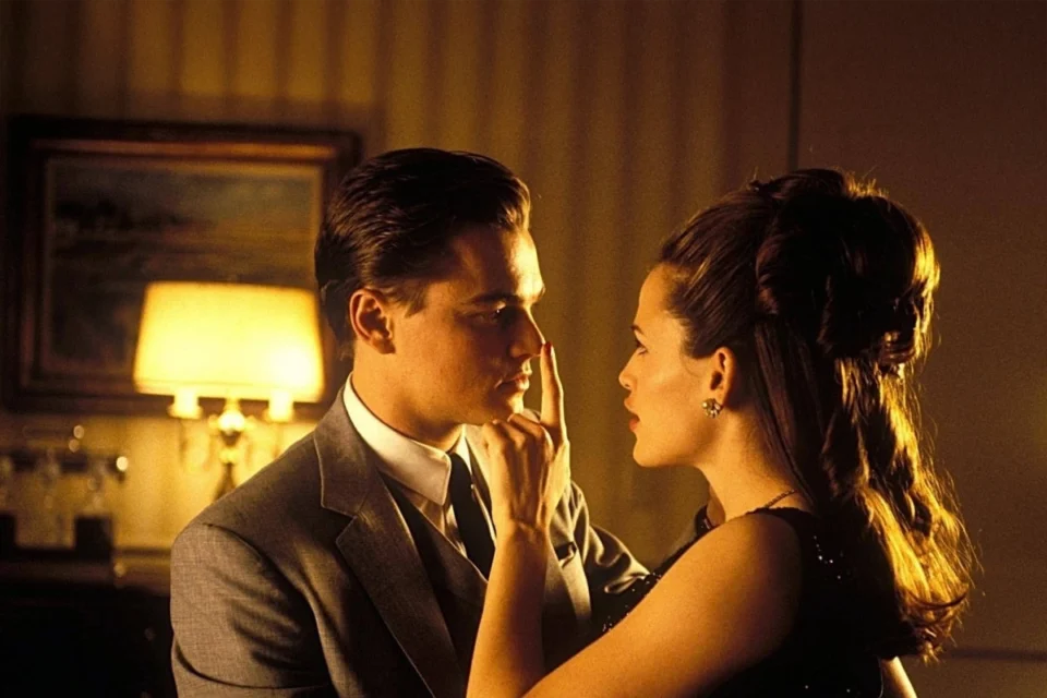 Thriller de Steven Spielberg com Tom Hanks e Leonardo DiCaprio é um dos filmes mais geniais do século, na Netflix