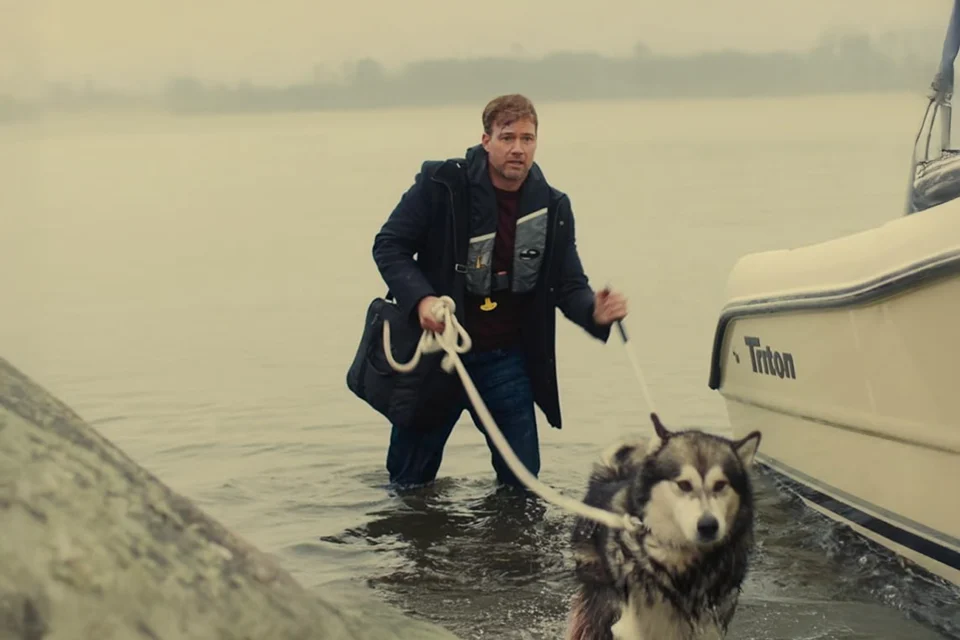 Um abraço de 90 minutos pra quem chega cansado no fim de dezembro — estreou hoje na Netflix