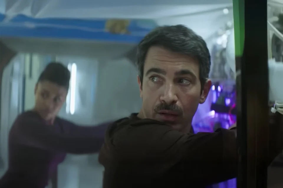 Ficção científica na Netflix mistura política e suspense e te prende do primeiro ao último minuto