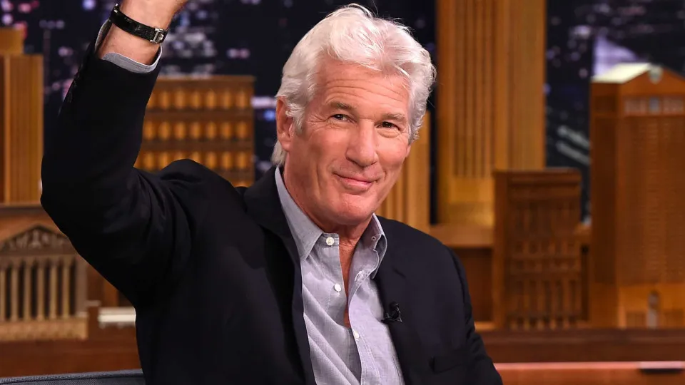 Richard Gere chama Trump de ‘louco’ e diz que EUA vivem momento mais sombrio