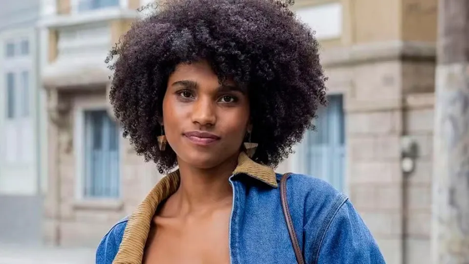 Após sofrer com relação tóxica na vida real, atriz revive drama em ‘Quem Ama Cuida’