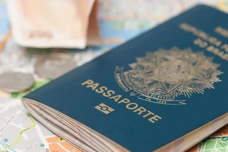 Brasil sobe no Henley Passport Index 2025