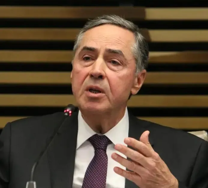 ‘Continuo achando essa solução palatável’, diz Barroso sobre penas do 8 de Janeiro