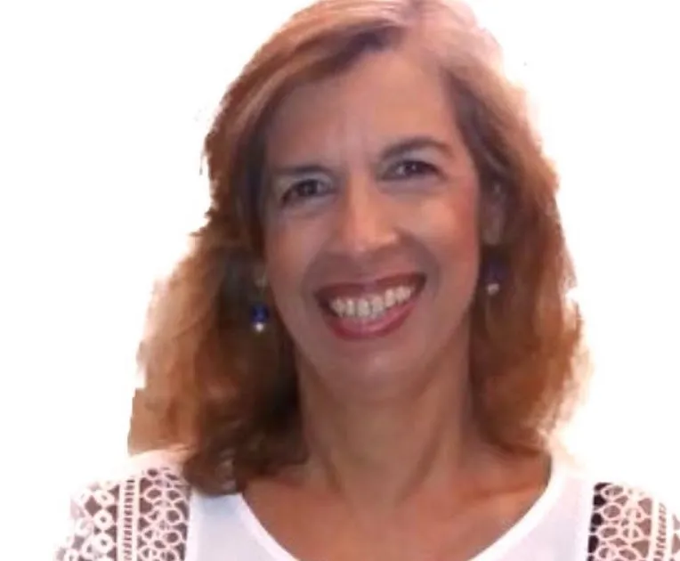 A difícil arte de julgar arte para um concurso literário / Carmem Teresa Elias