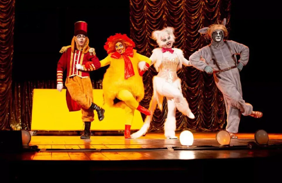 Aclamada peça Os Saltimbancos chega pela primeira vez a Maceió