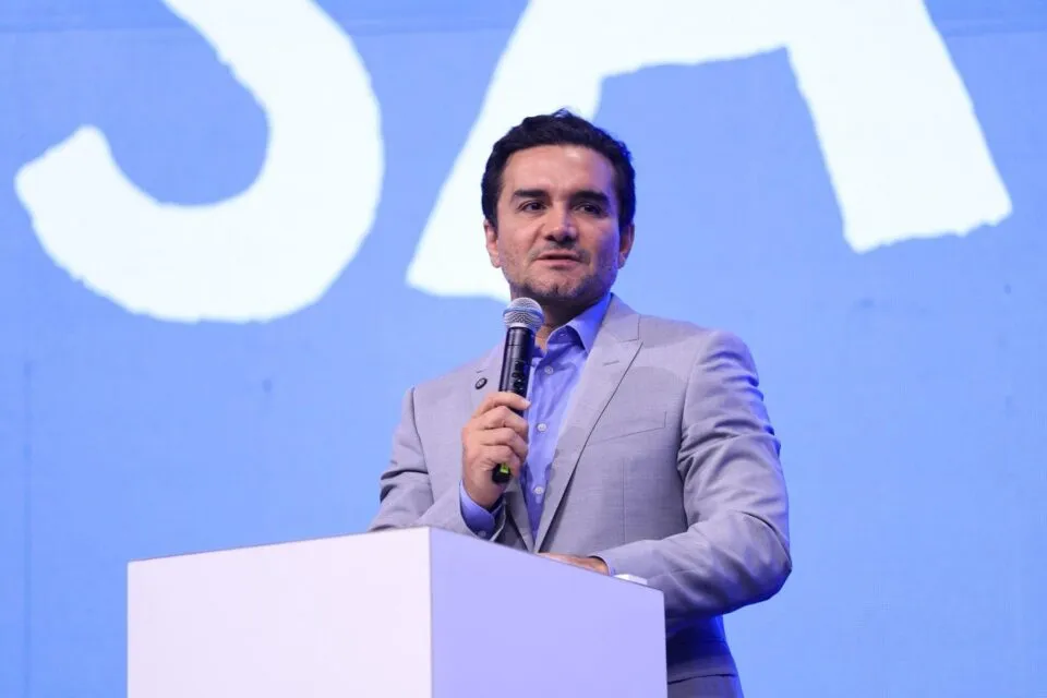 Celso Sabino oficializa saída do Ministério do Turismo; ministro fica no cargo até a COP30