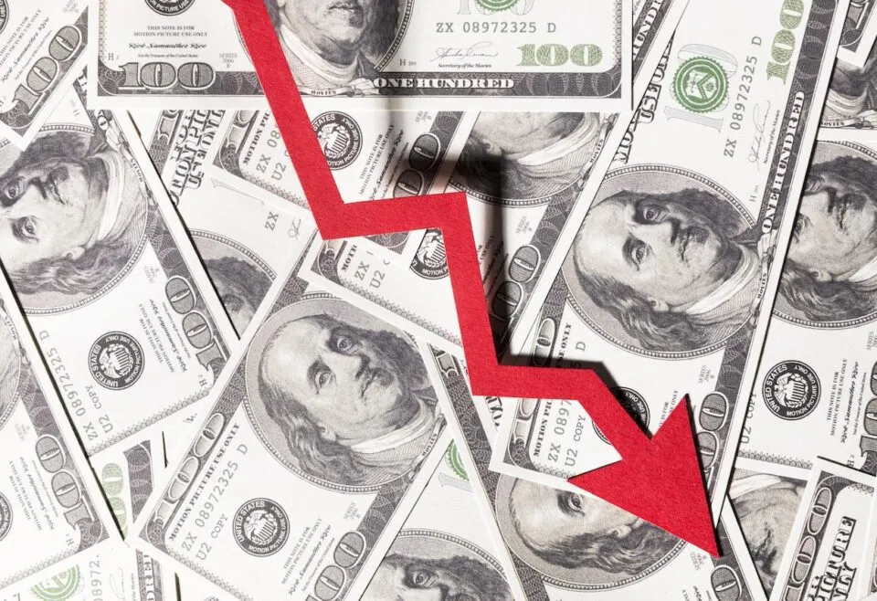 Dólar recua e Bolsa bate novo recorde em meio à expectativa de encontro entre Trump e Lula – M&E