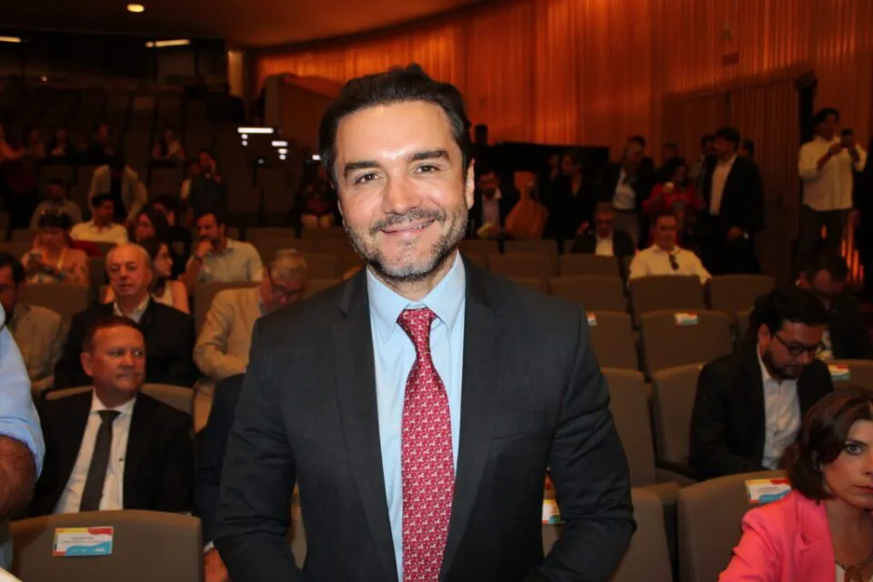 É oficial! Celso Sabino decide deixar Ministério do Turismo – M&E