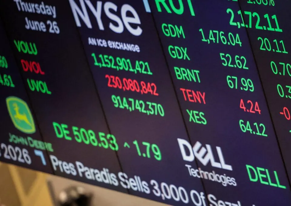 Futuros de NY operam estáveis após novos recordes impulsionados por tecnologia