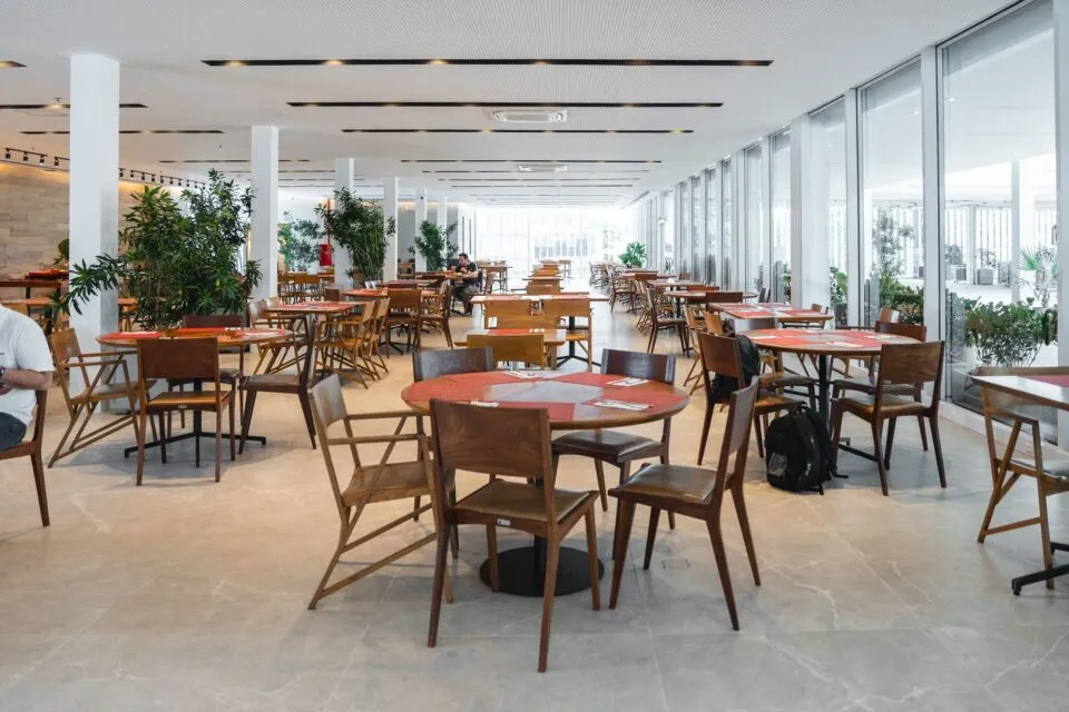 Lagune Barra Hotel moderniza espaços com foco em lazer e gastronomia