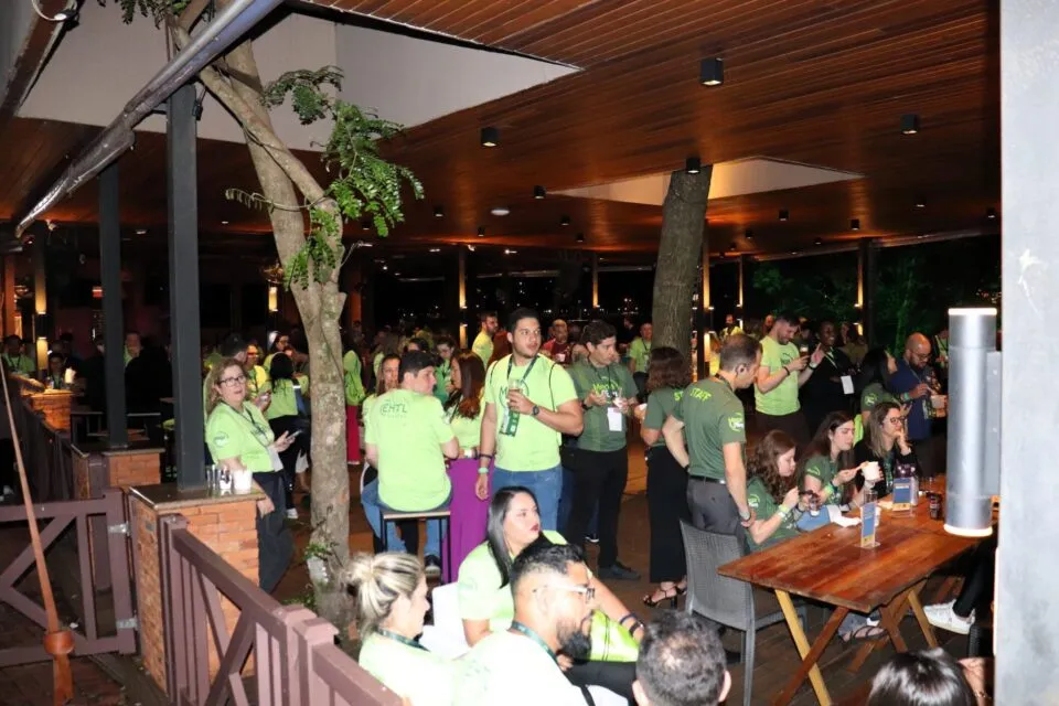 Mega Fam EHTL encerra 2º dia com coquetel no Marco das Três Fronteiras