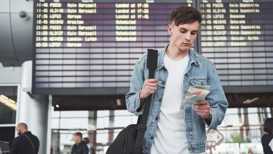 Passageiros afetados por cancelamentos no Santos Dumont têm direito a reembolso e assistência, afirmam especialistas – M&E