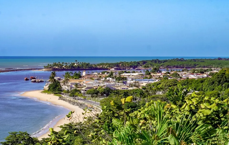 Porto Seguro dispara em 2025 com alta de 68,5% nas chegadas internacionais e turistas ficando mais tempo – M&E