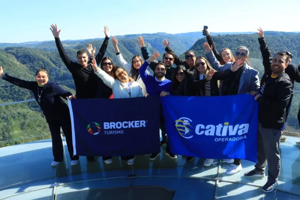 Skyglass Canela recebe agentes de viagens e reforça parceria com o trade