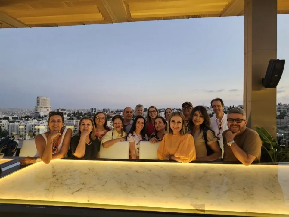 Viagem no tempo com diferentes conexões culturais marca primeiro dia do famtour na Jordânia; confira fotos – M&E