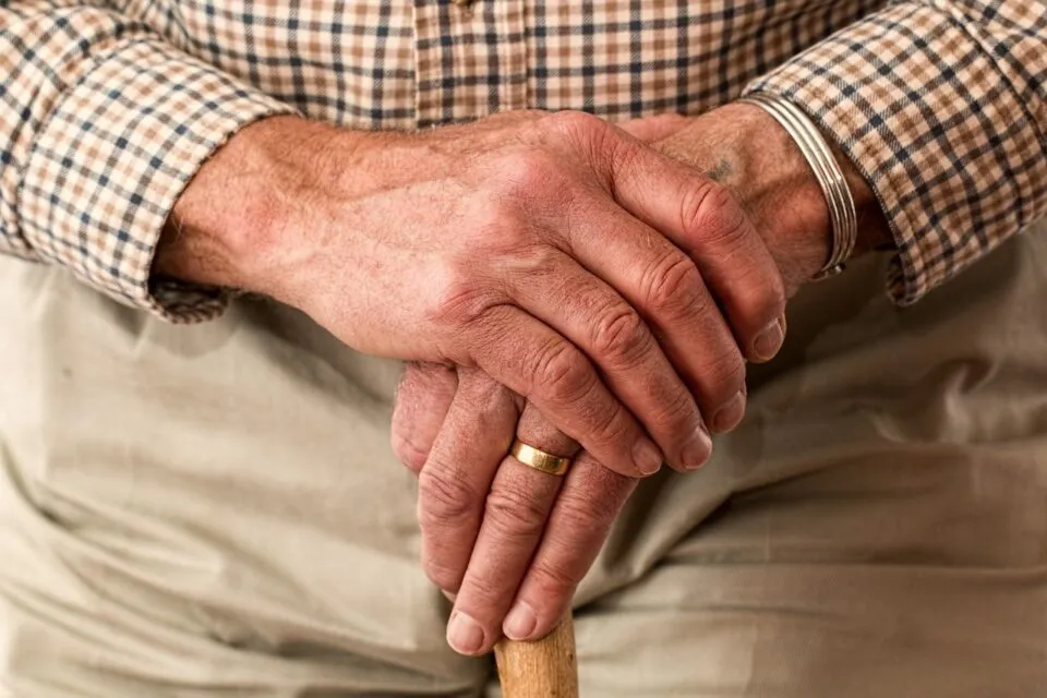 4 hábitos que podem reduzir o risco de Parkinson, segundo pesquisas recentes