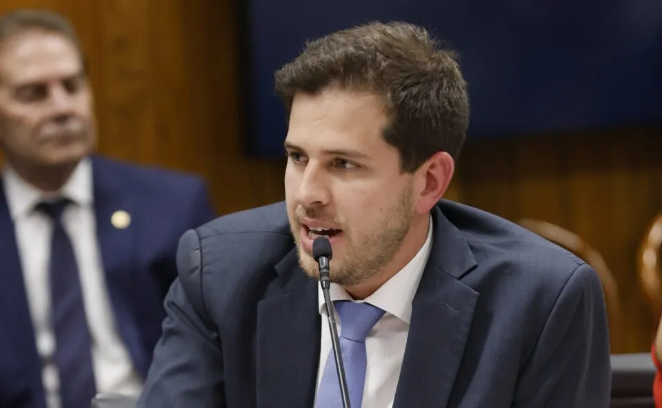 Acordo por aumento da licença-paternidade avança na Câmara, mas sem data de votação