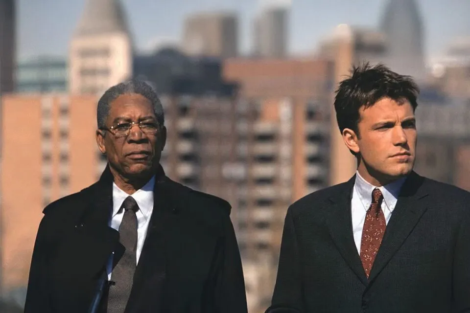 Adaptação de best seller de Tom Clancy, thriller de ação com Morgan Freeman e Ben Affleck está na Netflix