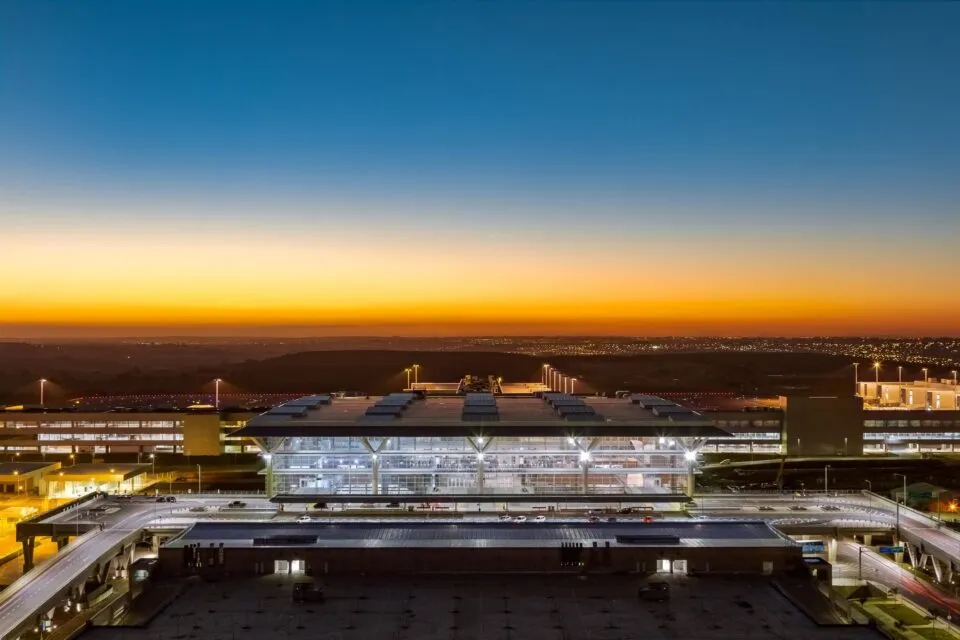 Agentes de viagens participam de visita técnica no Aeroporto de Viracopos em ação da Abav-SP